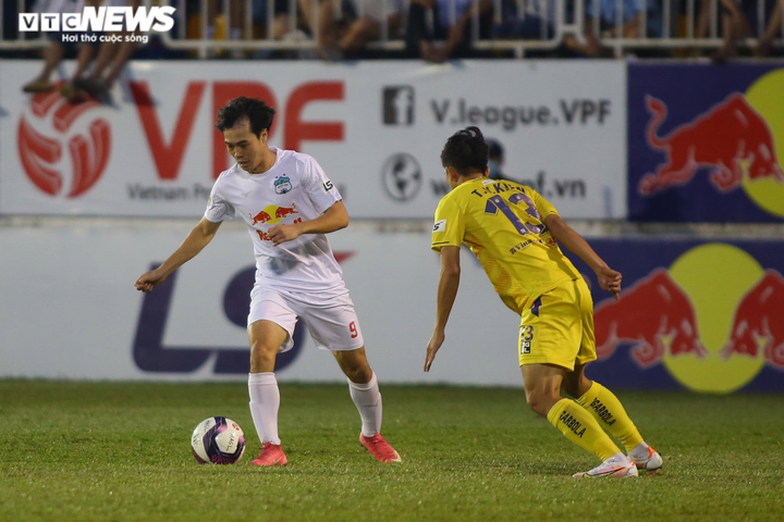 Trực tiếp bóng đá HAGL 1-0 Hà Nội FC: Xuân Trường lập siêu phẩm - 3