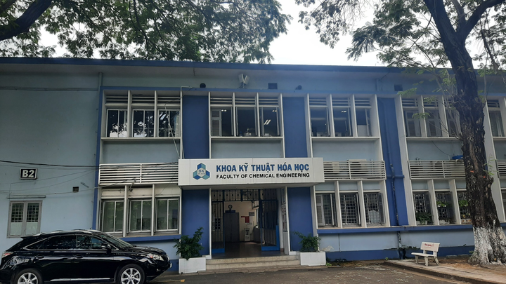 Học phí đại học tăng 'sốc': Nếu không hỗ trợ, sinh viên nghèo nguy cơ nghèo tiếp - 2