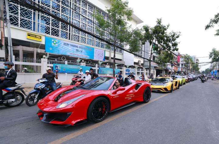 Dàn hoa hậu cùng siêu xe lần đầu xuất hiện tại Cần Thơ - 1