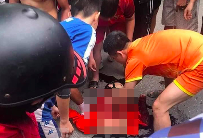 Mâu thuẫn lúc đá bóng, nam sinh lớp 9 bị đâm thiệt mạng - 1