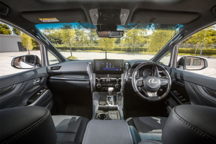 Lexus LM 350 giá hơn 6 tỷ đồng tại Malaysia có gì đặc biệt? - 8