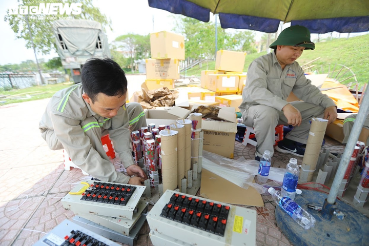 Cận cảnh trận địa pháo hoa lễ hội Đền Hùng 2021 trước giờ khai hỏa - 10