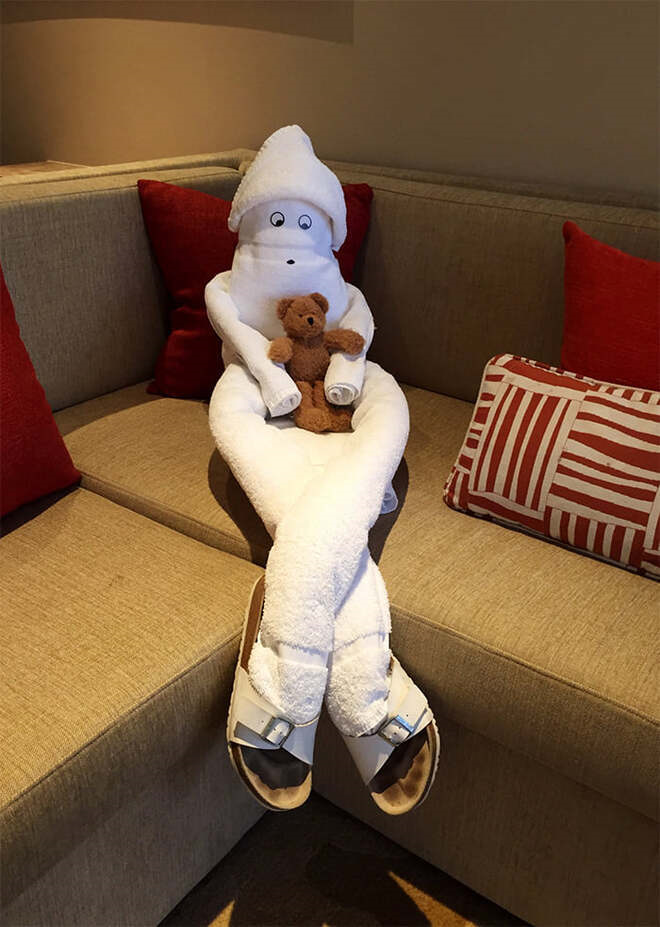 Khi nhân viên dọn phòng vui tính quá mức làm khách 'xỉu up xỉu down' vì khăn tắm - 4