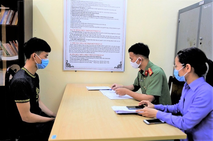 Khởi tố thêm 2 bị can trong đường dây đưa 6 người Trung Quốc nhập cảnh trái phép - 2