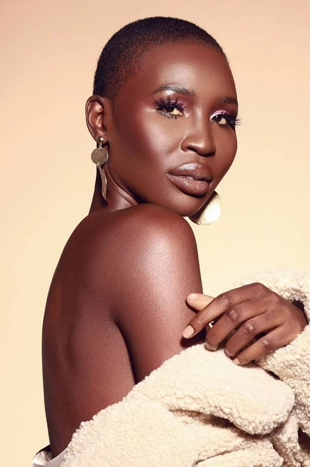 Hoa hậu Canada gặp lại cha mẹ sau 21 năm chia ly do nội chiến - 1