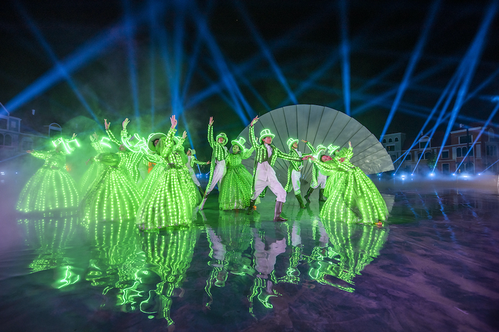 Đột nhập hậu trường show diễn tại Phú Quốc United Center trước giờ khai trương - 10