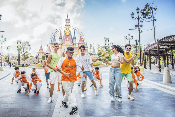 Đột nhập hậu trường show diễn tại Phú Quốc United Center trước giờ khai trương - 11