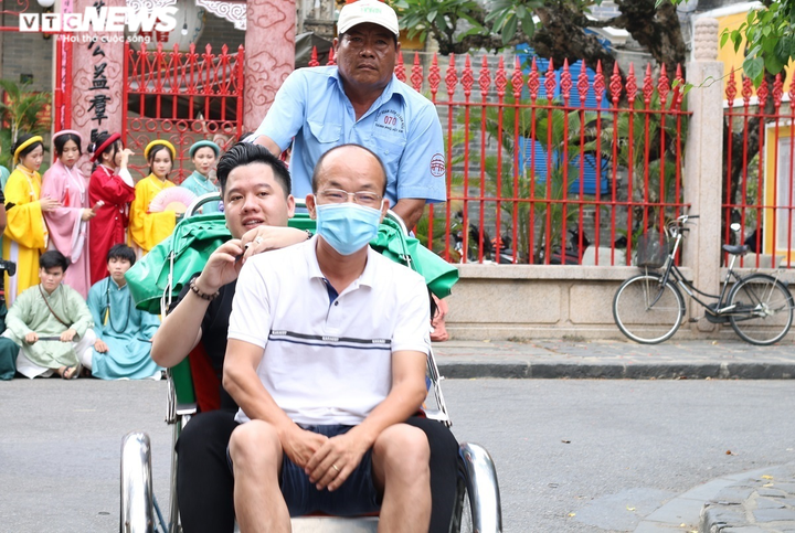 Ảnh: Phố cổ Hội An dập dìu du khách trong ngày Giỗ Tổ Hùng Vương - 9