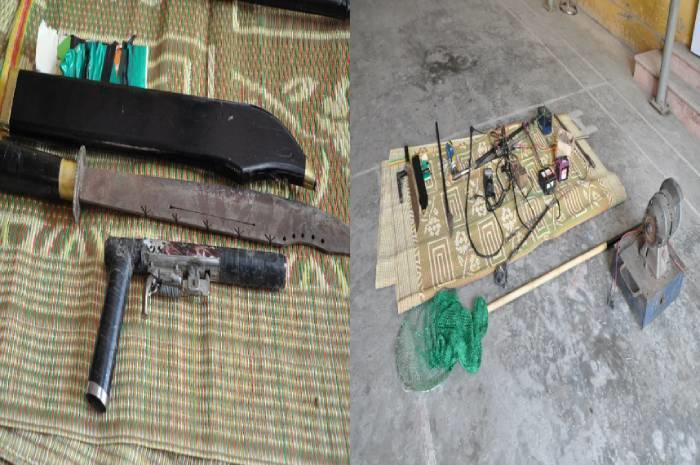 Cảnh sát ập vào nhà trùm ma túy, thu nhiều đao, kiếm, súng bắn điện - 2