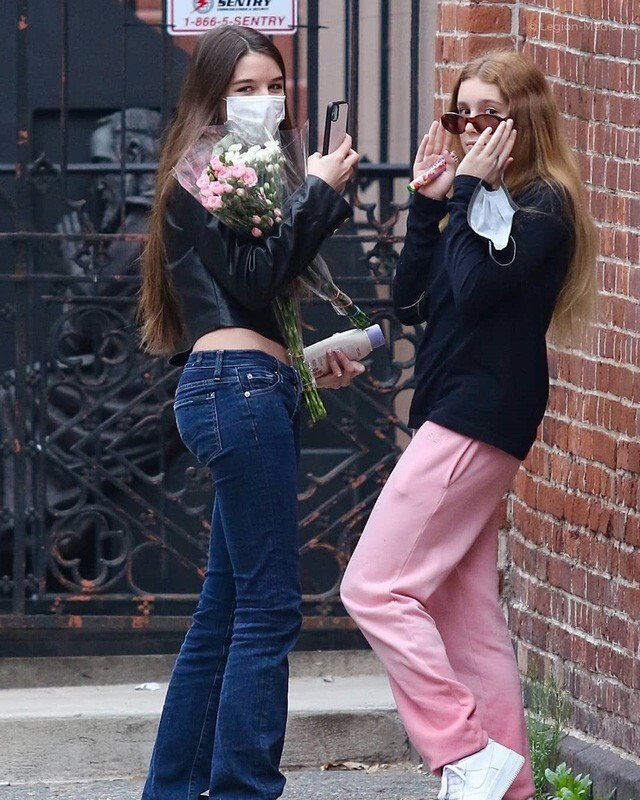 Con gái Tom Cruise xinh đẹp rực rỡ khi bước sang tuổi 15 - 3