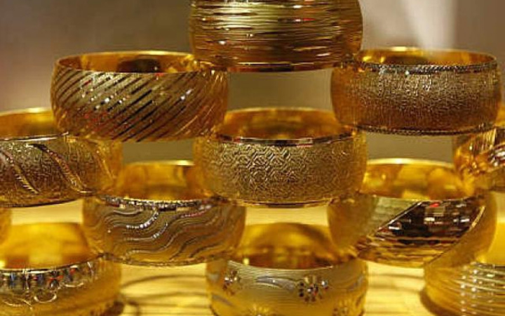 Nguyên nhân khiến giá vàng trong nước liên tục đắt hơn thế giới - 1