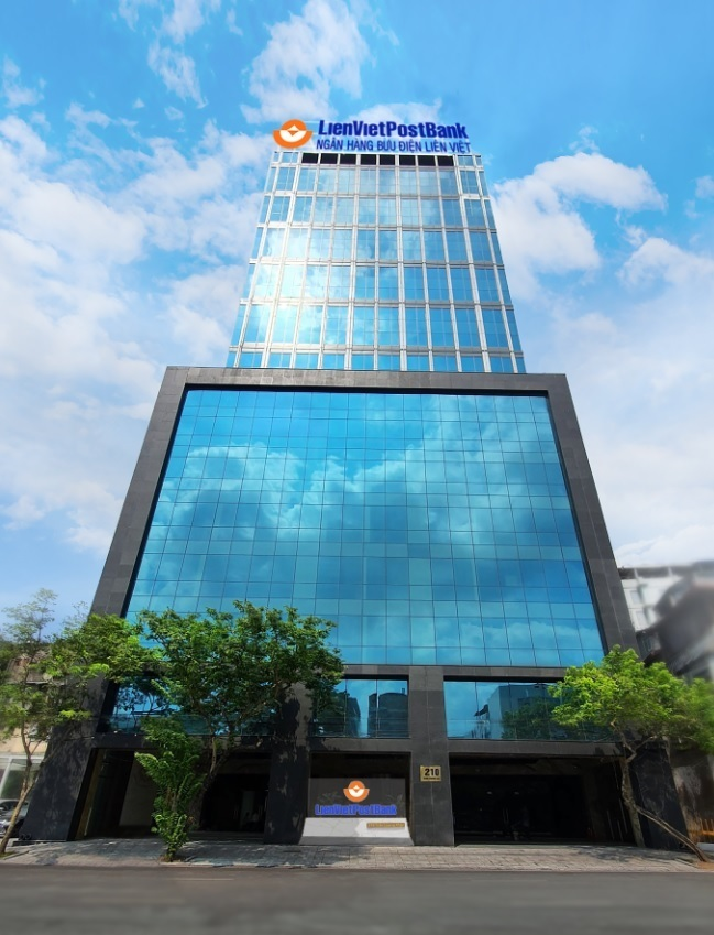Cộng hưởng chuyển đổi số, LienVietPostBank nắm lợi thế bứt phá - 1