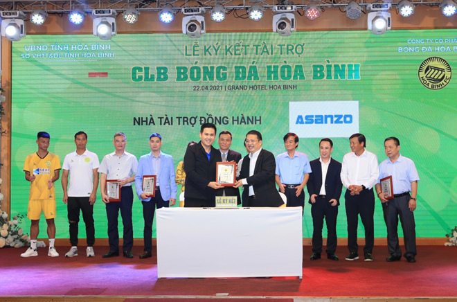 Bầu Tam tái xuất bóng đá, mong CLB Hoà Bình vô địch giải hạng Nhì - 1