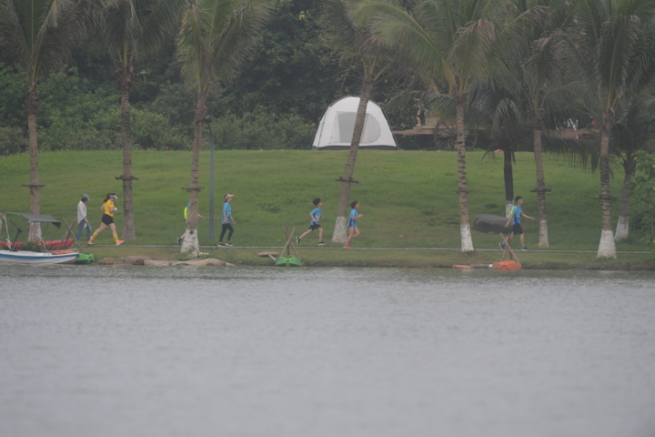 Những chân chạy nhí ở Ecopark Marathon 2021 - 5