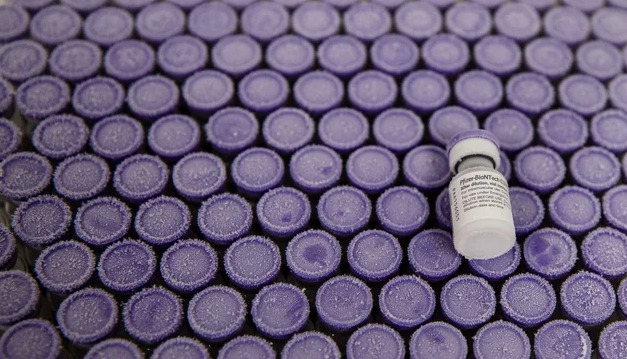 Mất hơn 23 triệu đồng cho một liều vaccine Pfizer giả - 1