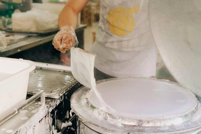 Cuối tuần 'đi trốn', ghé tiệm bánh cuốn nức tiếng 75 năm gia truyền ở Hải Phòng - 6