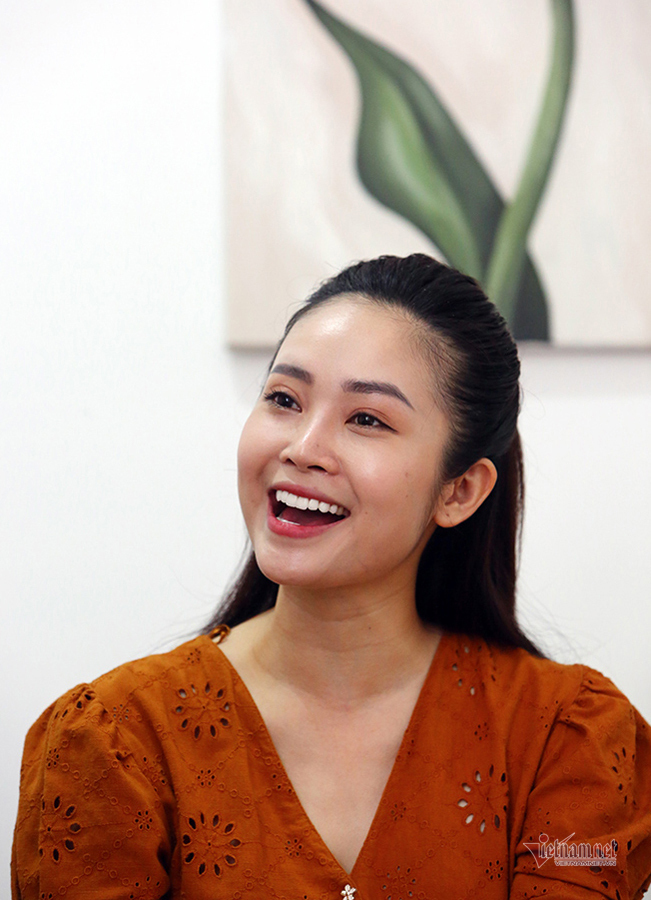 MC có nụ cười đẹp nhất VTV: Chồng tôi đam mê rửa bát, giặt đồ MC Thùy Linh VTV: Chồng tôi đam mê rửa bát, giặt đồ - 4