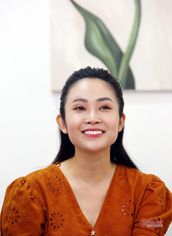 MC có nụ cười đẹp nhất VTV: Chồng tôi đam mê rửa bát, giặt đồ MC Thùy Linh VTV: Chồng tôi đam mê rửa bát, giặt đồ - 3