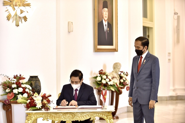 Thủ tướng Phạm Minh Chính chào xã giao Tổng thống Indonesia Joko Widodo - 3