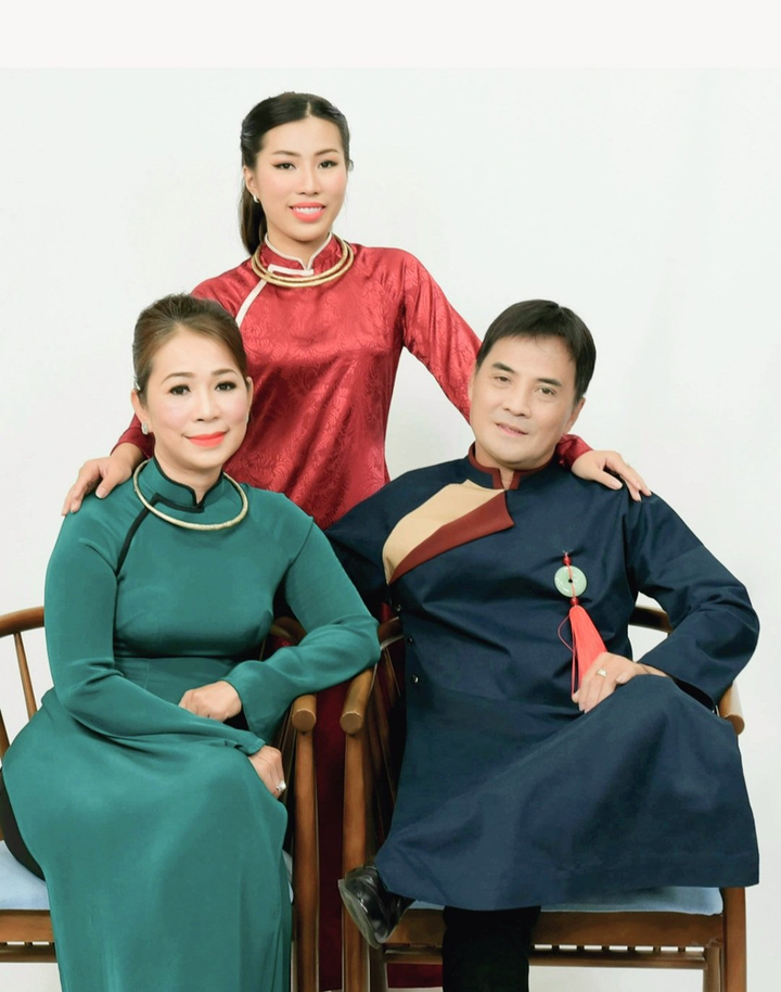 Con gái Chế Thanh: Đừng tưởng làm con danh ca thì sướng - 1