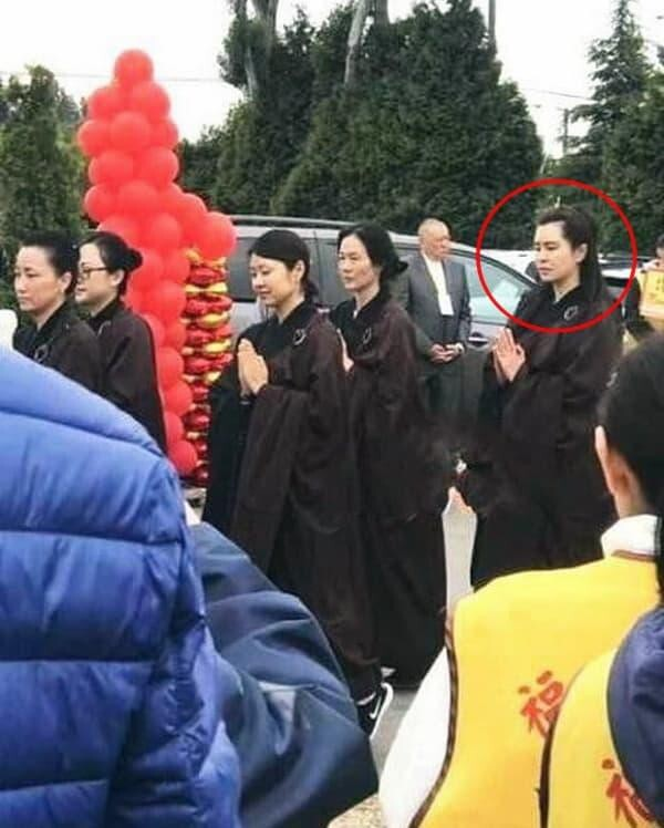 'Đệ nhất mỹ nhân' Vương Tổ Hiền gây sửng sốt với nhan sắc tuổi U60 - 4