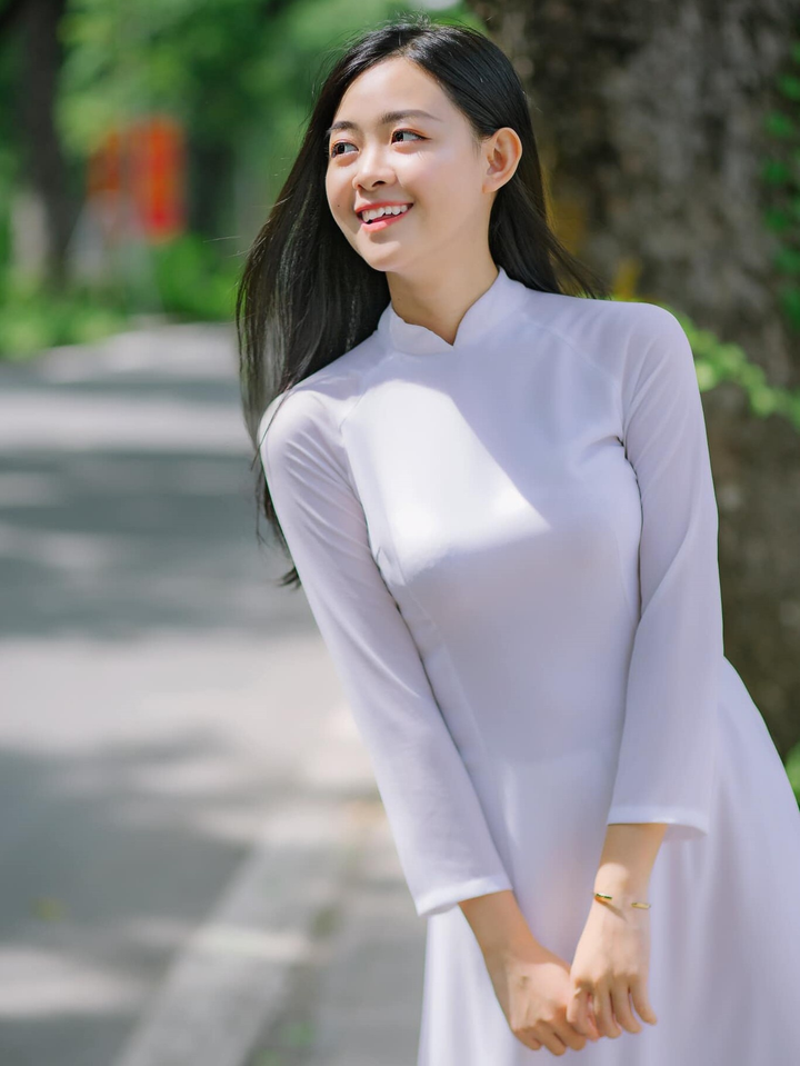 nữ sinh Nùng học giỏi ảnh 4 Ngắm nhan sắc nữ sinh dân tộc Nùng học giỏi, mơ ước làm MC - 4