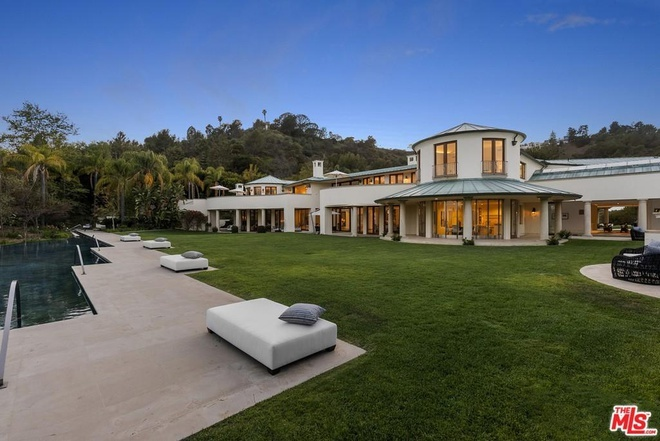 Ngắm biệt thự 27,9 triệu USD của tỷ phú truyền thông Mỹ - 2