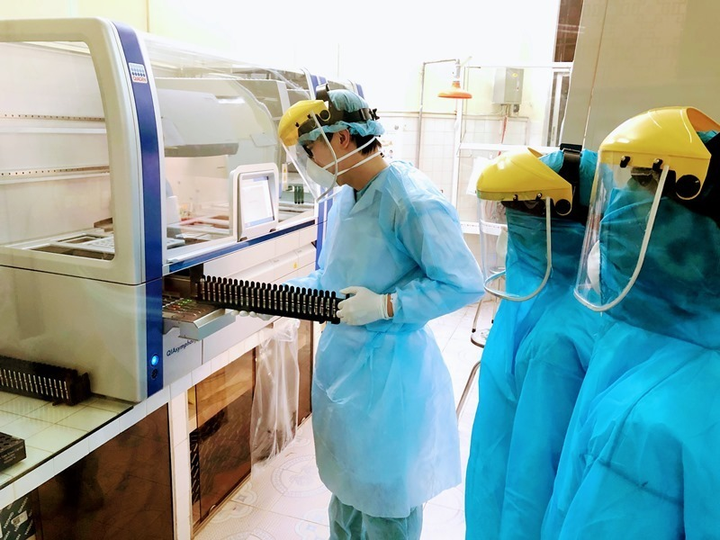 86% bệnh nhân mắc COVID-19 trở về từ Campuchia mang biến thể Anh - 1