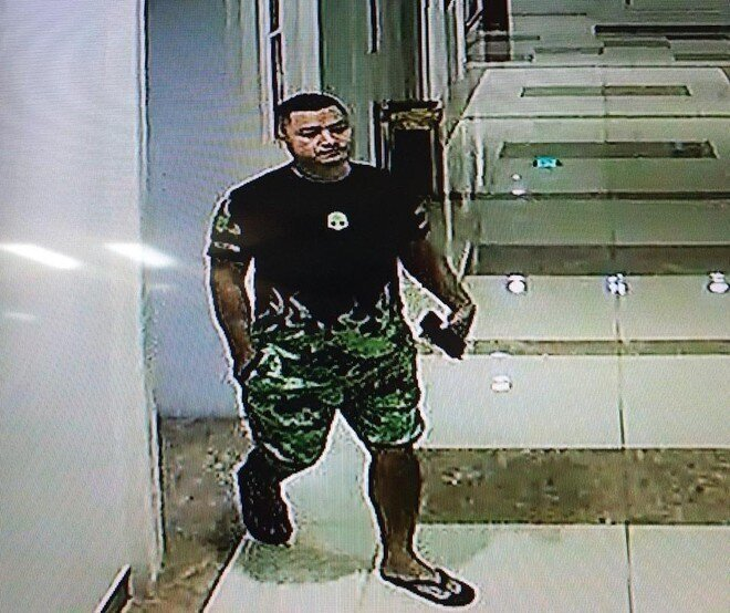 Hai ô tô Porsche trùng biển số: Công an cung cấp hình ảnh tài xế lái xe biển giả - 1