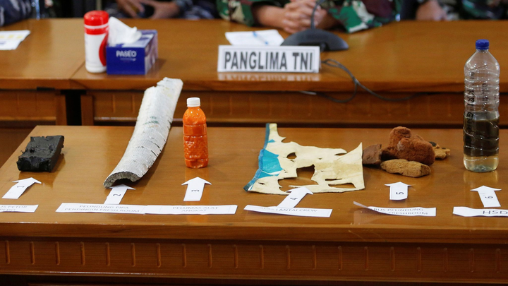 Hình ảnh tàu ngầm Indonesia sau khi được phát hiện vỡ làm 3 mảnh - 5