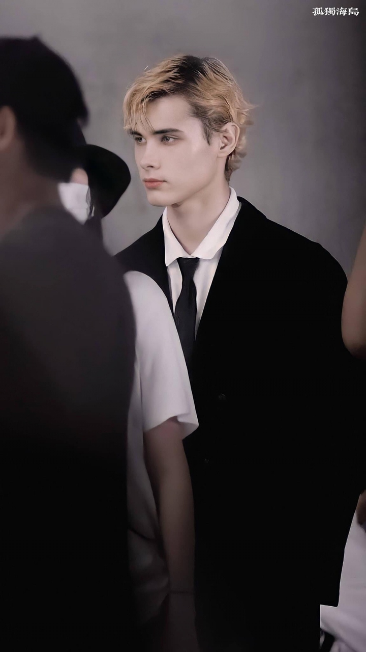 Vẻ điển trai của chàng người mẫu đang làm giới trẻ Trung Quốc 'phát cuồng' - 4