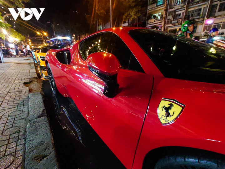 Ferrari SF90 Stradale đầu tiên về Việt Nam lần đầu xuống phố - 5