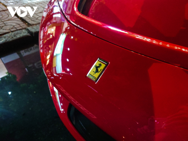 Ferrari SF90 Stradale đầu tiên về Việt Nam lần đầu xuống phố - 9