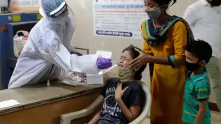 Thảm kịch COVID-19 ở Ấn Độ: 'Hãy giúp cha tôi chết được không?' - 4