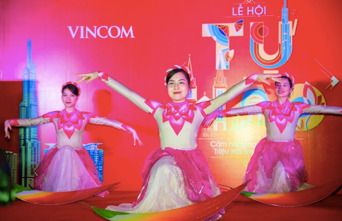 Lễ này đi đâu, ăn gì, chơi gì nếu không 'book' vé đi xa? - 4