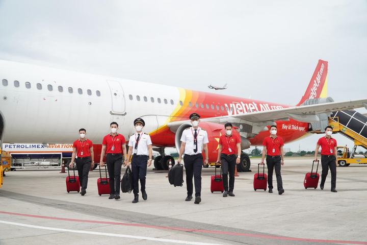 Chung tay đẩy lùi dịch bệnh cùng Vietjet với Bảo hiểm 'Bay An Toàn' - 4