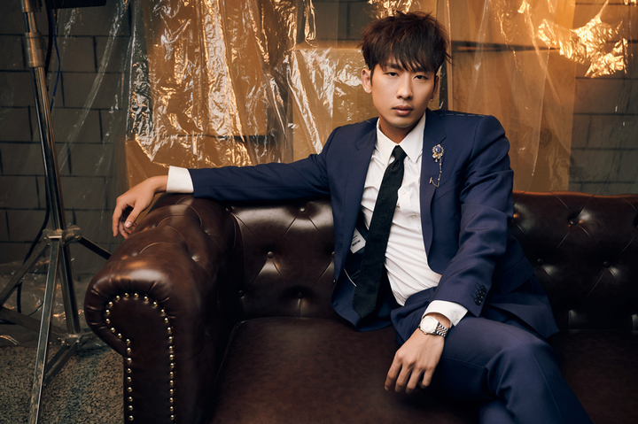 'Bố già' xuất ngoại, Trấn Thành và Tuấn Trần tung ảnh chụp chung sang, 'ngầu' - 7