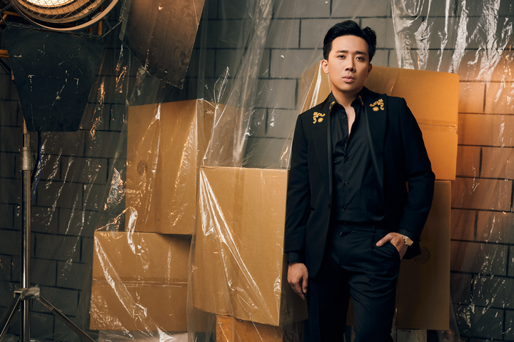 'Bố già' xuất ngoại, Trấn Thành và Tuấn Trần tung ảnh chụp chung sang, 'ngầu' - 14