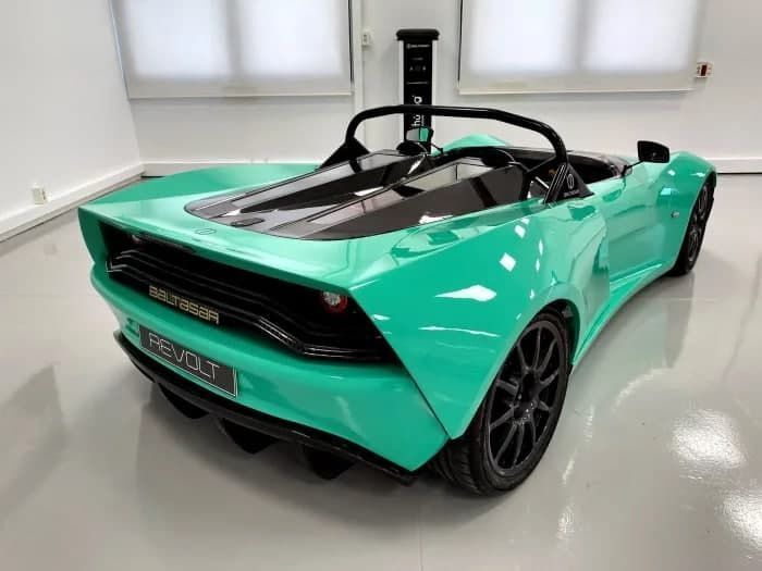 Khám phá siêu xe điện mui trần giá hơn 6 tỷ đồng - 1