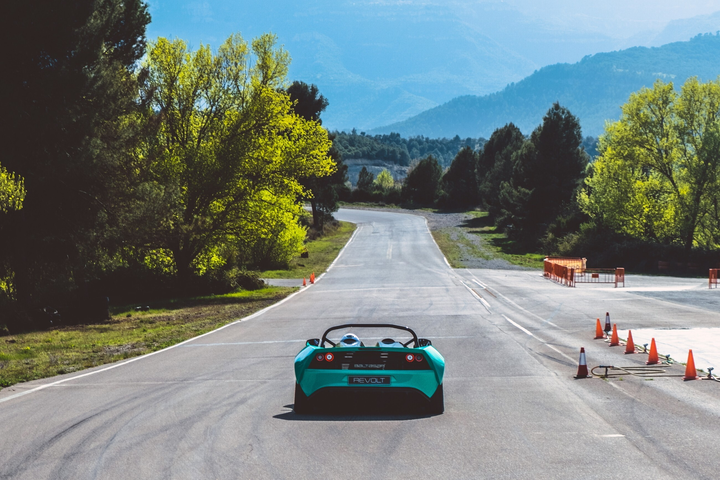 Khám phá siêu xe điện mui trần giá hơn 6 tỷ đồng - 9