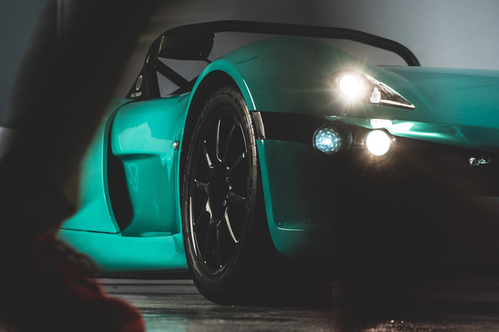 Khám phá siêu xe điện mui trần giá hơn 6 tỷ đồng - 7