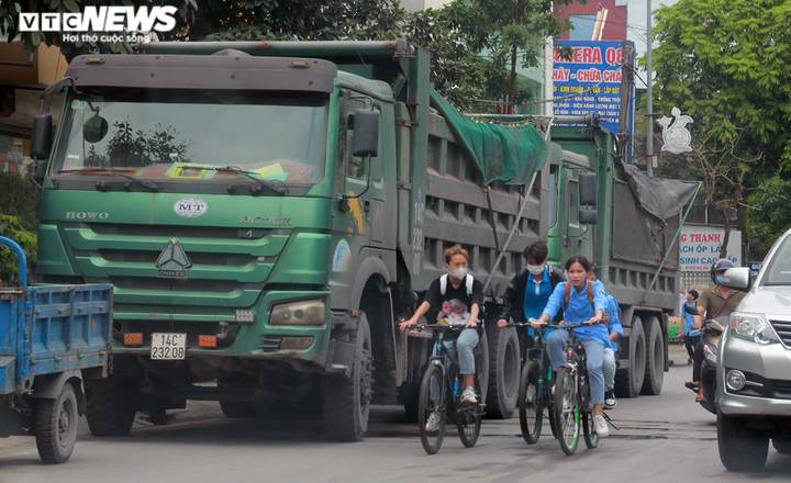 Xe cơi nới thành thùng tung hoành khắp phố: CSGT Quảng Ninh lên tiếng - 2