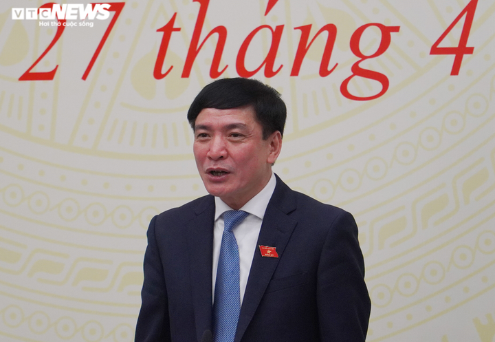 Hai người trẻ nhất ứng cử đại biểu Quốc hội đều là nữ, mới 24 tuổi - 1