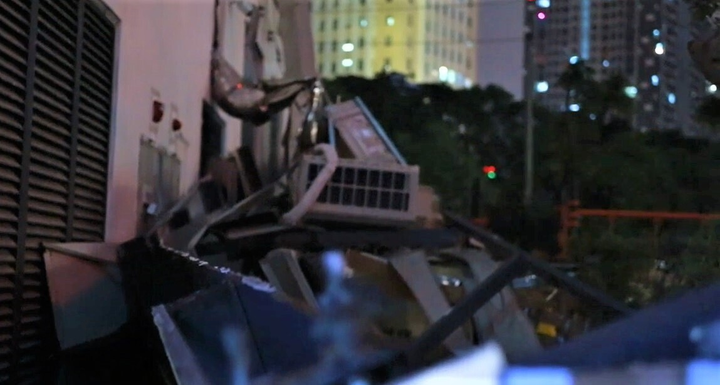 Giàn điều hoà khổng lồ ở chung cư Hà Nội đổ sập xuống sân chơi trẻ em - 6