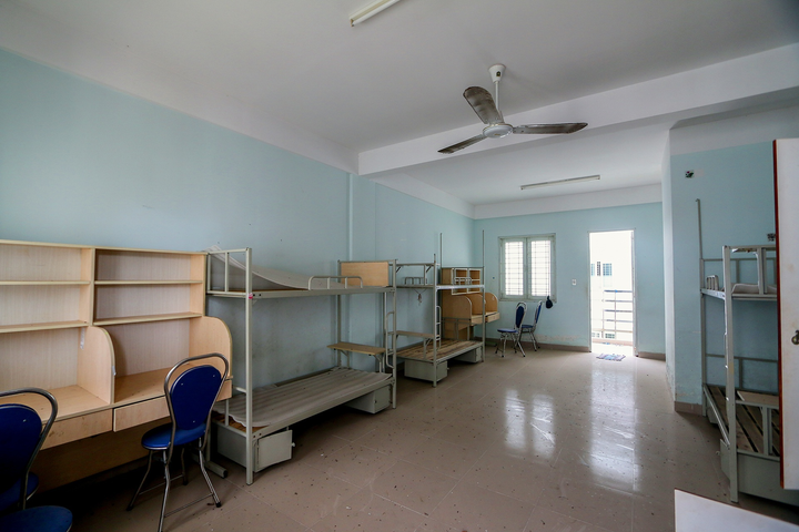 Ký túc xá 77 tỷ đồng bỏ hoang hơn 8 năm - 9