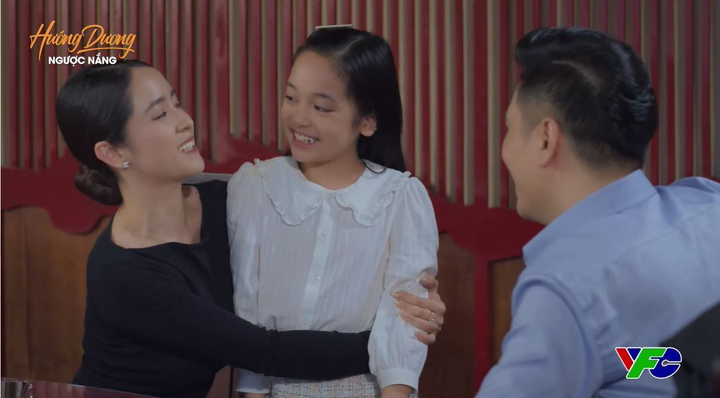 Hướng dương ngược nắng tập 60: Mẹ Cami trở về, Bạch Cúc phát hiện Ngọc đang yêu - 2