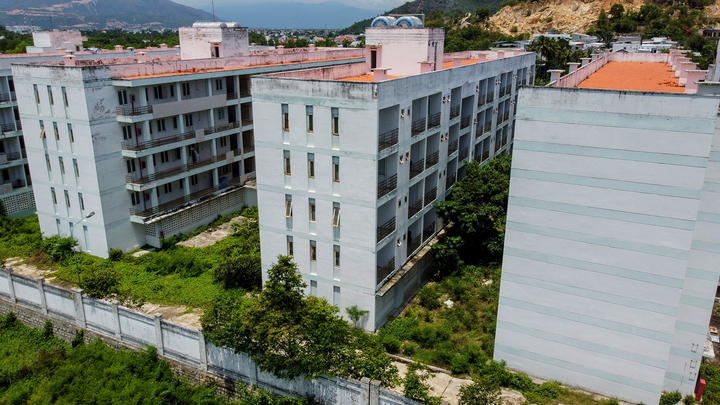 Ký túc xá 77 tỷ đồng bỏ hoang hơn 8 năm - 13