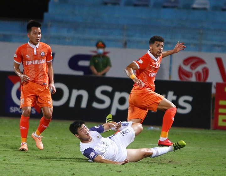 Vừa thua đã nghĩ chuyện bị sa thải, Park Choong-kyun khó cứu 'tàu đắm' Hà Nội FC - 2