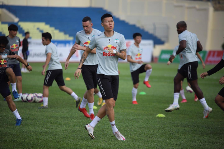 Trực tiếp bóng đá Thanh Hóa 1-2 HAGL: Công Phượng ghi bàn - 6