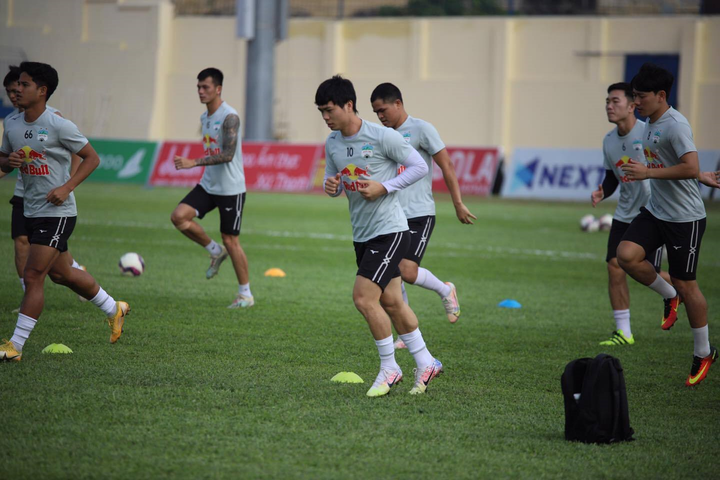 Trực tiếp bóng đá Thanh Hóa 1-2 HAGL: Công Phượng ghi bàn - 7